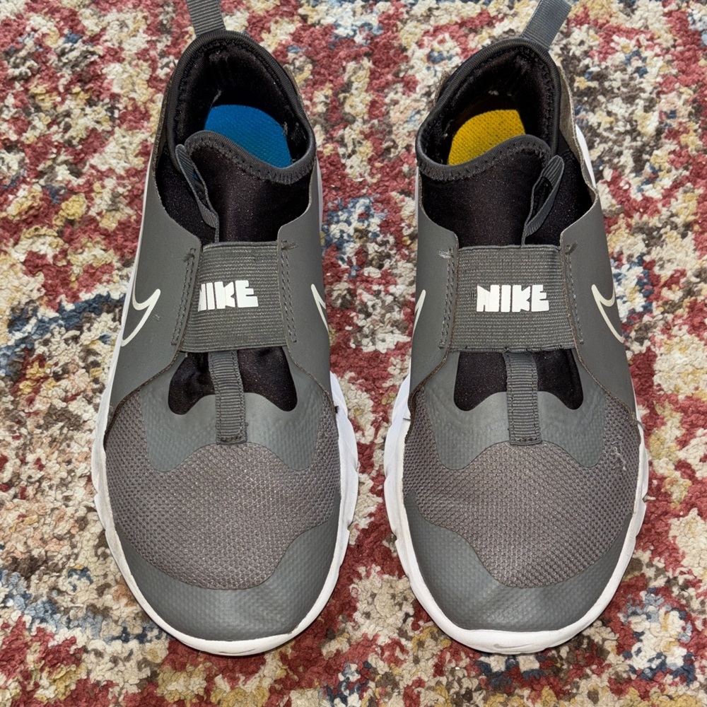 Nike Flex 2 Kids Sneakers size 6.5